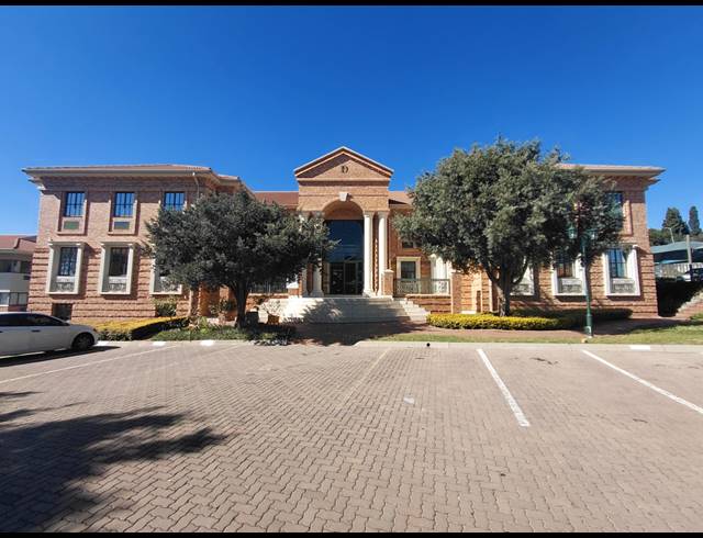 174M² OFFICE TO LET IN BRYANSTON